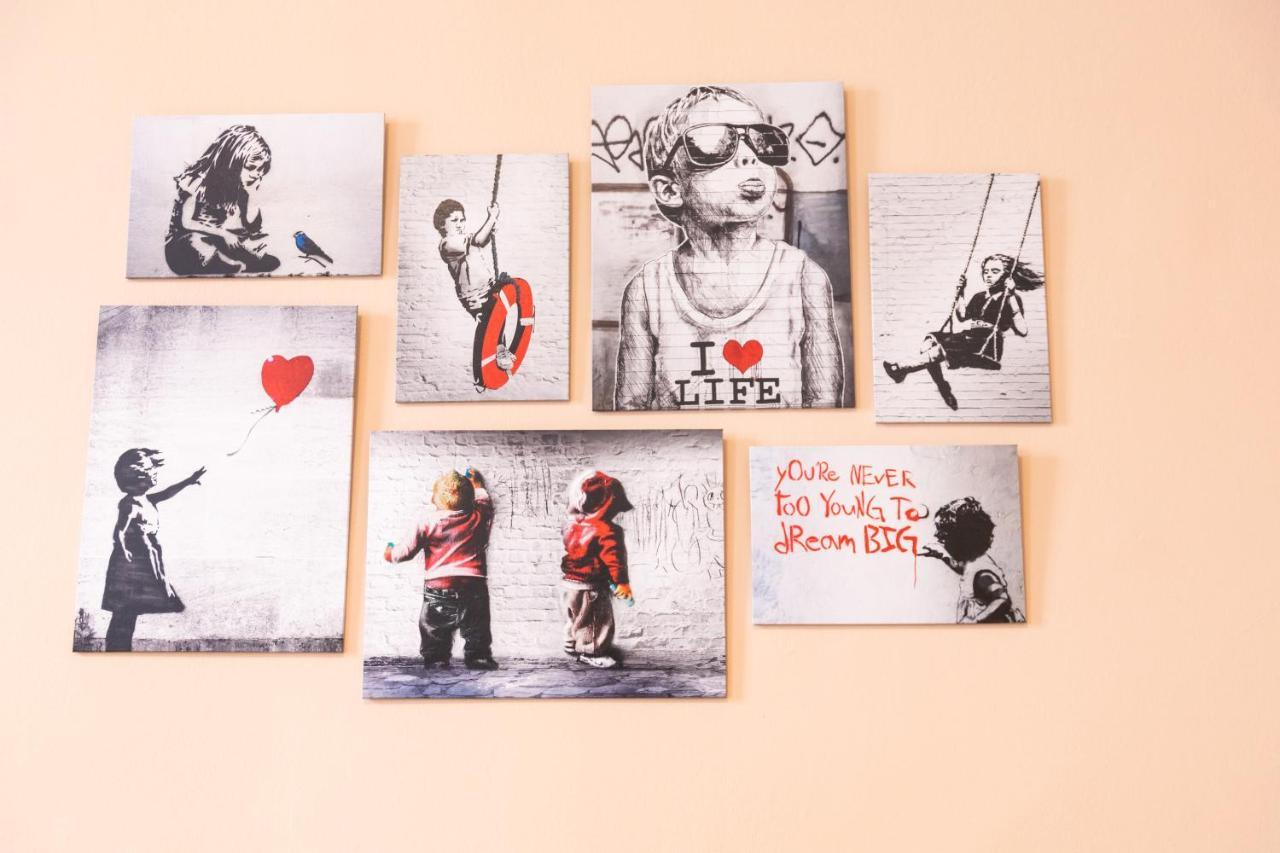 Banksy By Prater Park Close To City Centre Wien Exterior foto